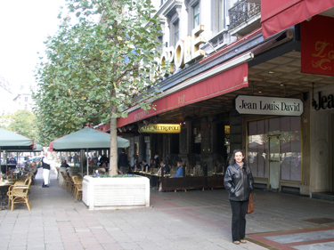 Sheila outside Hotel Metropole