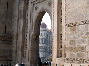 Taj through the Gateway