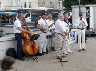 Canal Strutters