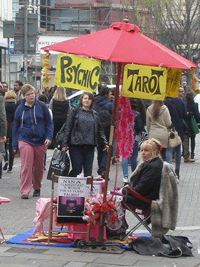 Lonely Tarot reader