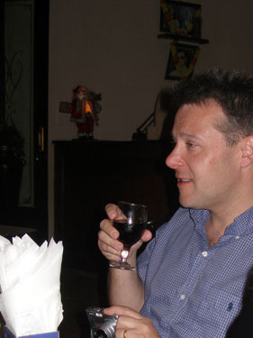 Gareth discovers Goan port wine