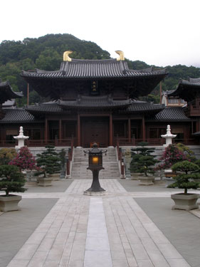 Chi Lin nunnery main prayer hall